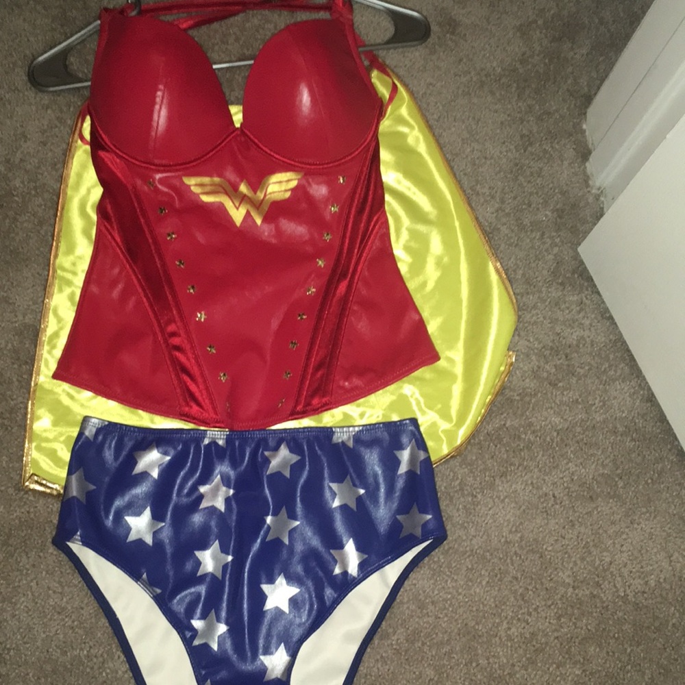 WONDER WOMAN costume